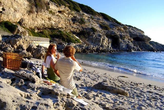 Gansbaai Stays: Where Adventure Meets Serenity